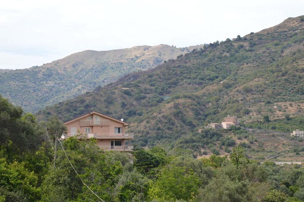 Apartamento La Casa Di Giulia Forza dʼAgro Exterior foto